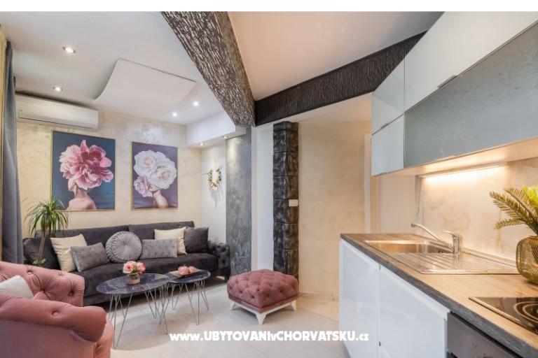 Apartmaji Romilda, by the beach – foto 48