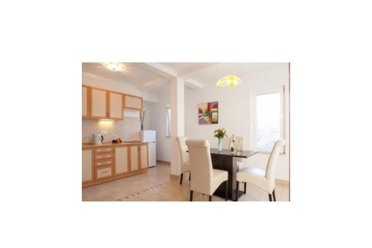 Apartma Lynette – foto 7