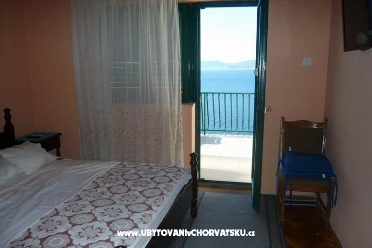 Apartmaji Sliskovic, 1. line to sea – foto 7