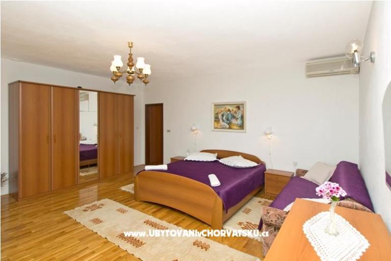 De Lux Apartmaji-SWIMMING POOL – foto 12
