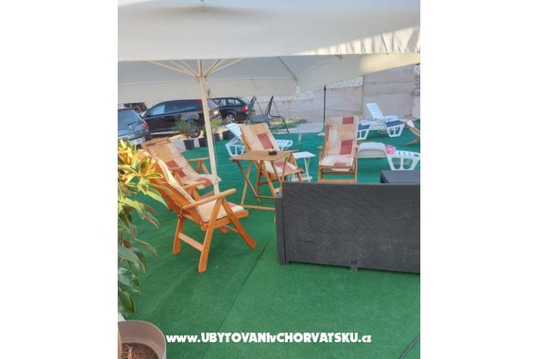 Apartmaji Dinko s grijanim bazenom – foto 10