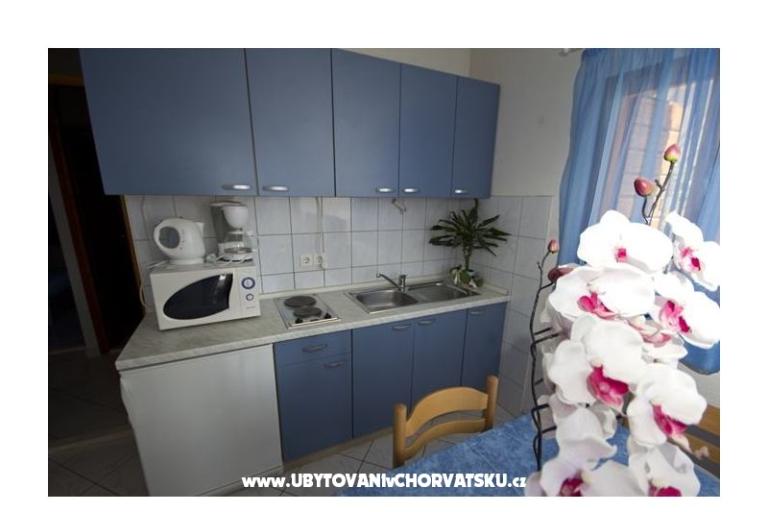 Apartmaji Dinko s grijanim bazenom – foto 14