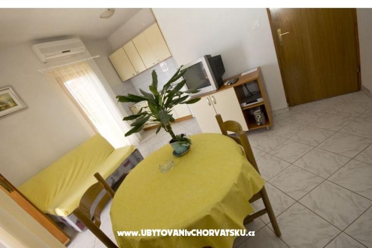 Apartmaji Dinko s grijanim bazenom – foto 16