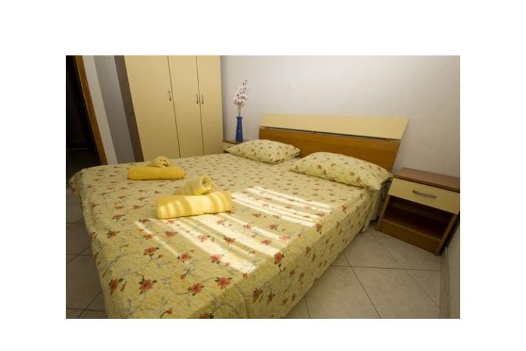 Apartmaji Dinko s grijanim bazenom – foto 17