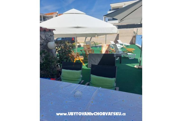 Apartmaji Dinko s grijanim bazenom – foto 18