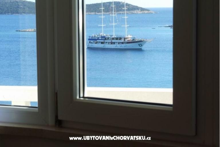 Apartmaji Villa MANDINA z bazenom – foto 10