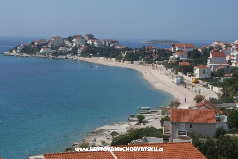 Apartmaji Villa MANDINA z bazenom – foto 12