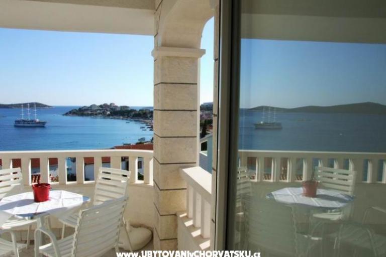 Apartmaji Villa MANDINA z bazenom – foto 6