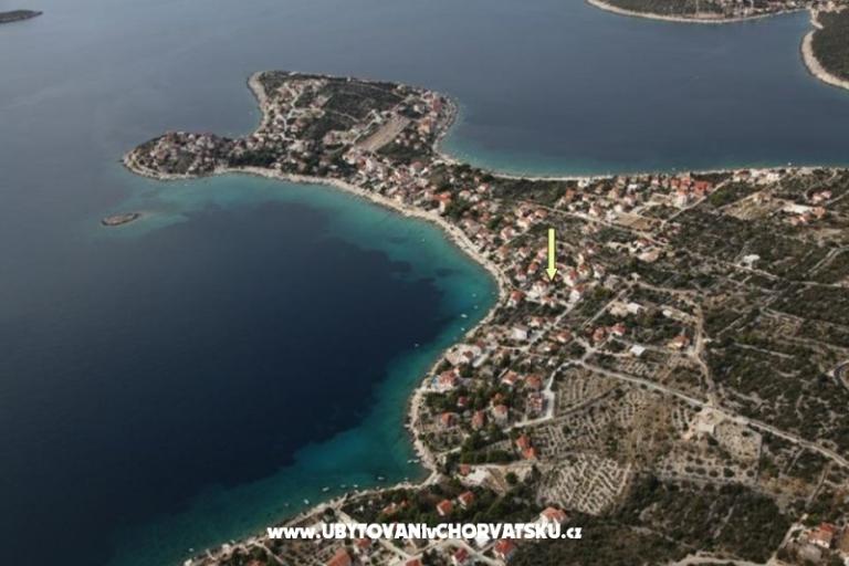 Apartmaji Villa MANDINA z bazenom – foto 8