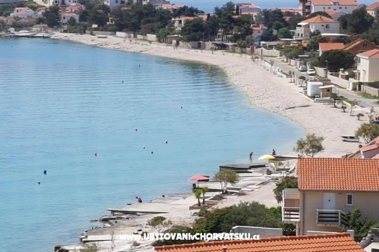 Apartmaji Villa MANDINA z bazenom – foto 9