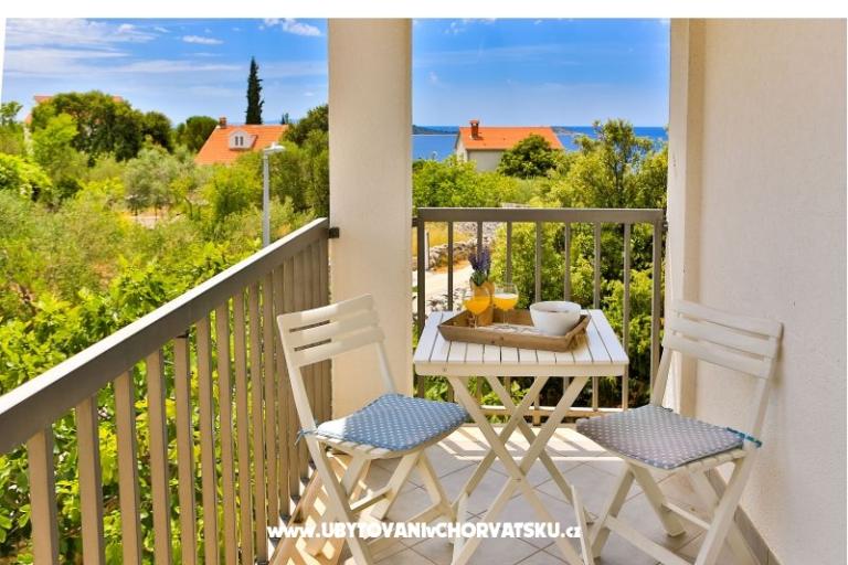 Apartmaji Vila Nena z bazenom – foto 13