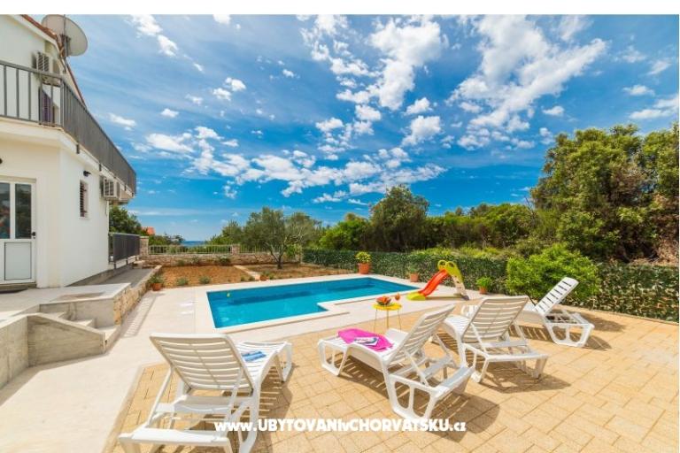Apartmaji Vila Nena z bazenom – foto 5
