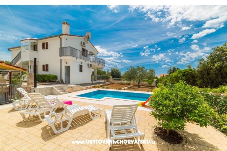 Apartmaji Vila Nena z bazenom – foto 8
