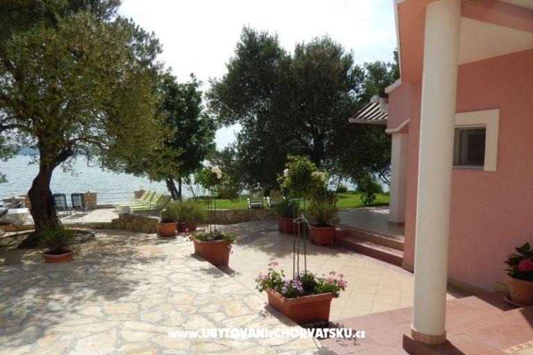 Apartmaji Villa Maslina  – foto 10