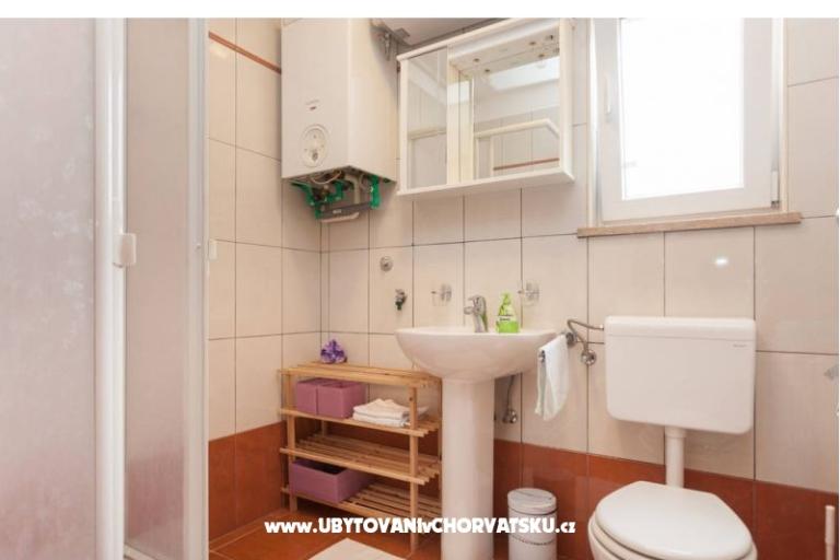 Apartma Oliva D1 z bazenom – foto 15