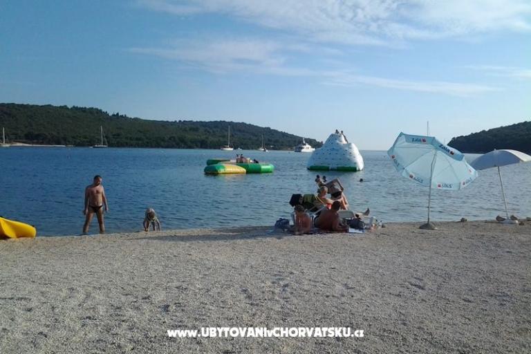 Apartma Oliva D1 z bazenom – foto 18
