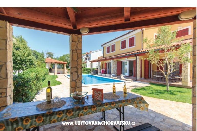 Apartma Oliva D1 z bazenom – foto 2