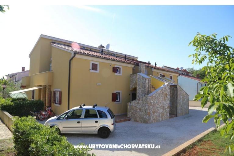 Apartma Oliva D1 z bazenom – foto 4