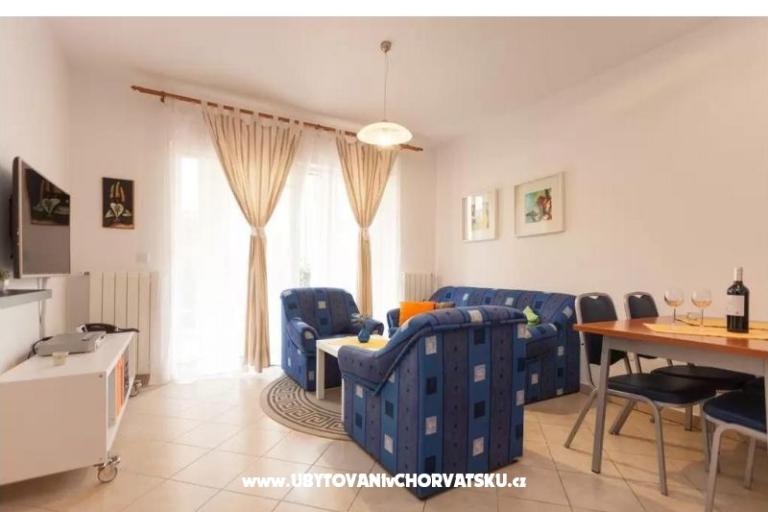 Apartma Oliva D1 z bazenom – foto 7