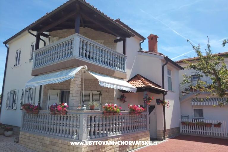 Apartmaji Mila-Casa Bianca  – foto 8