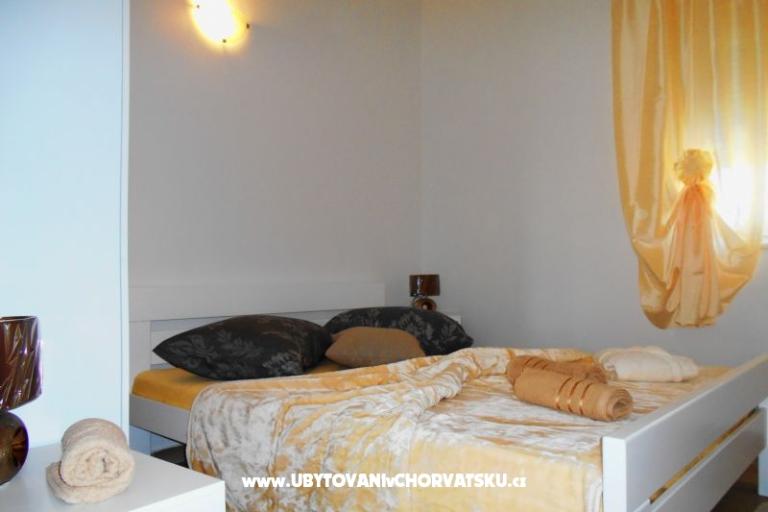 Apartmaji AS sa bazenom – foto 12