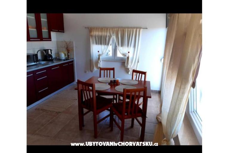 Apartmaji AS sa bazenom – foto 22