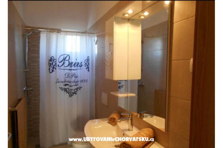 Apartmaji AS sa bazenom – foto 26