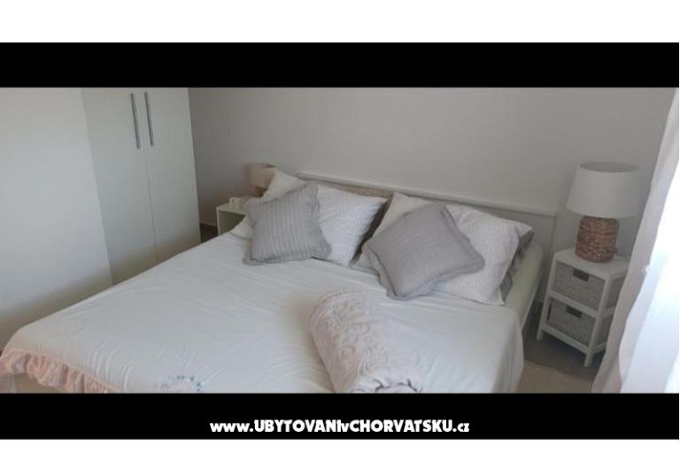 Apartmaji AS sa bazenom – foto 28