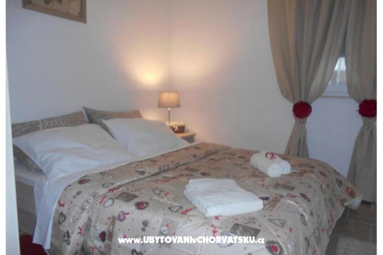 Apartmaji AS sa bazenom – foto 32