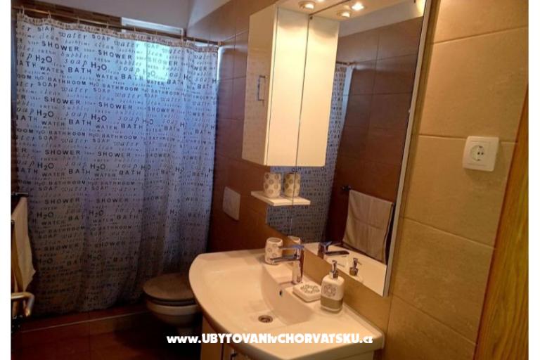 Apartmaji AS sa bazenom – foto 34