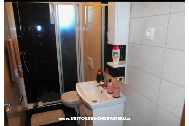 Apartmaji AS sa bazenom – foto 42