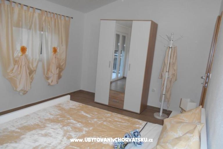 Apartmaji AS sa bazenom – foto 9