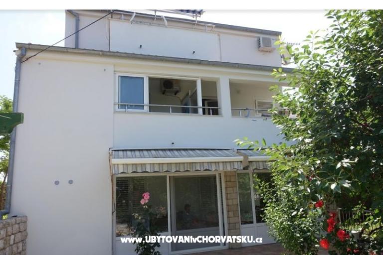 Apartmaji Nin-Island – foto 12