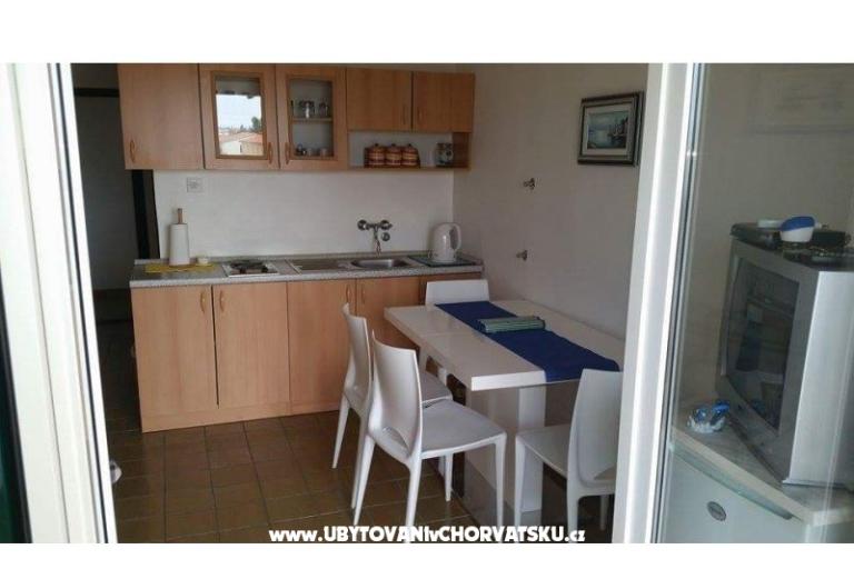 Apartmaji Matic Vrsi – foto 14