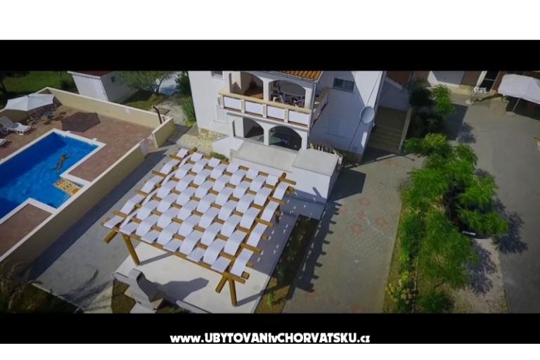 POOL HOUSE STIPE – foto 18