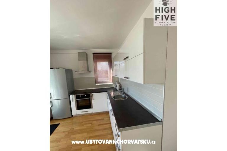 High Five Luxury Hiša Novalja – foto 10