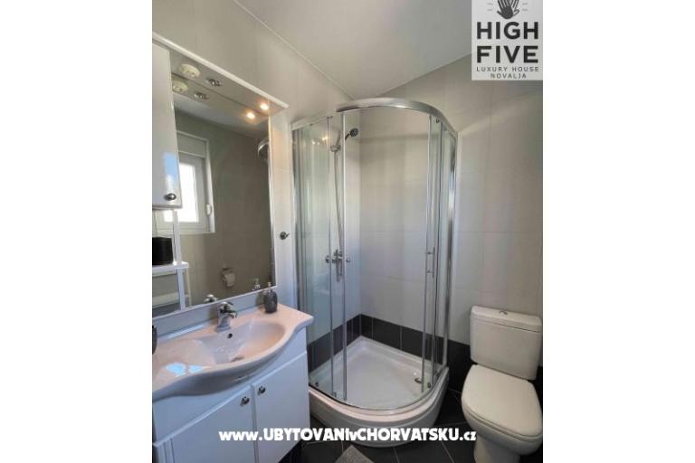 High Five Luxury Hiša Novalja – foto 22