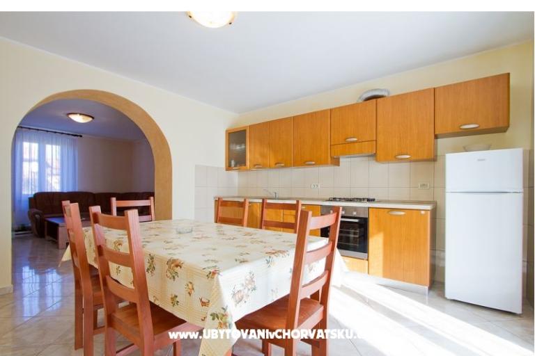 Apartmaji Andrea Del Mare – foto 17