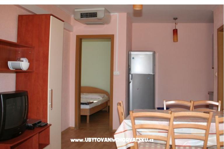 Apartmaji Mikulj – foto 4
