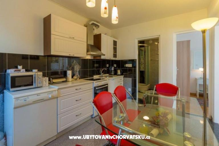 Apartmaji Lucia – foto 14