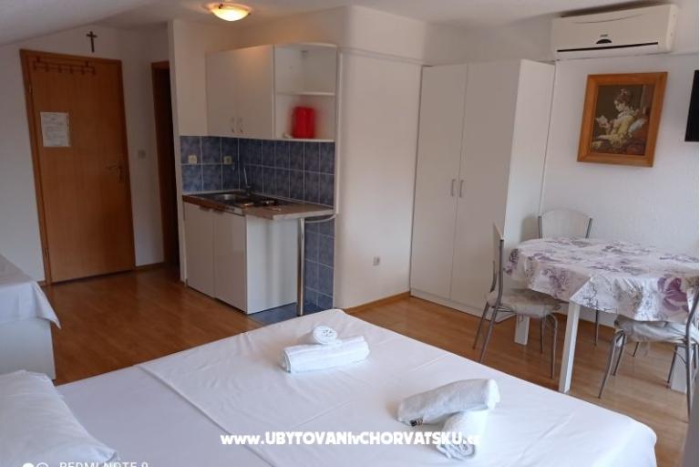 Apartmaji Mihovil – foto 12