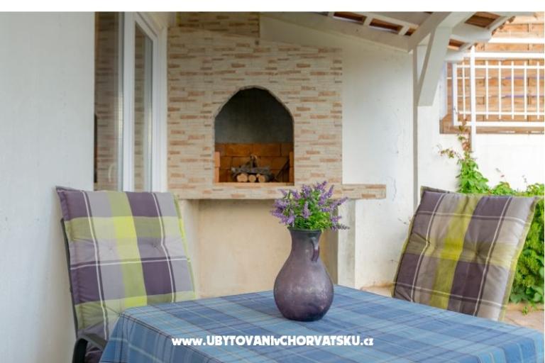 Apartma Dodo z bazenom – foto 10