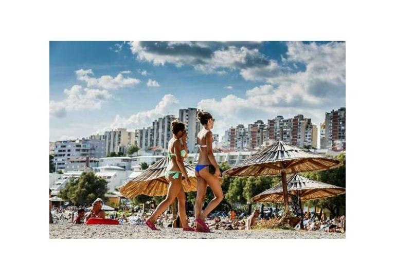 Apartma Dodo z bazenom – foto 16