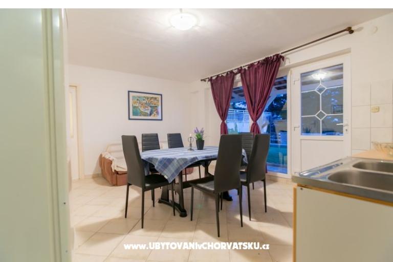 Apartma Dodo z bazenom – foto 3