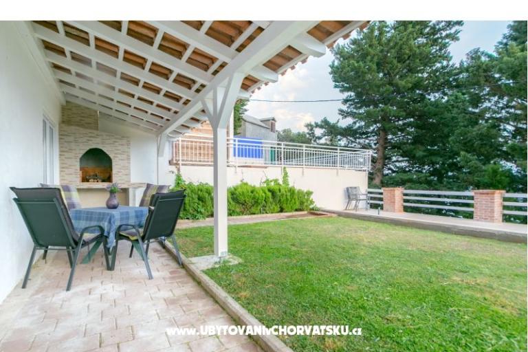 Apartma Dodo z bazenom – foto 9