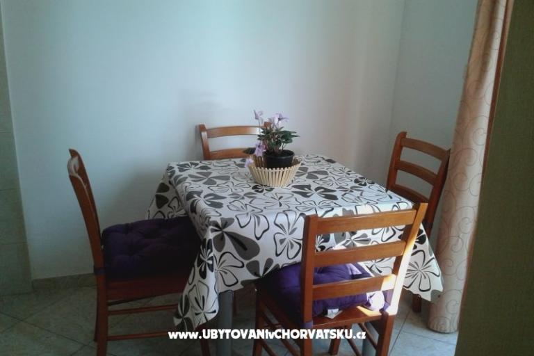 Apartmaji Ana - Kamp Ivo – foto 9
