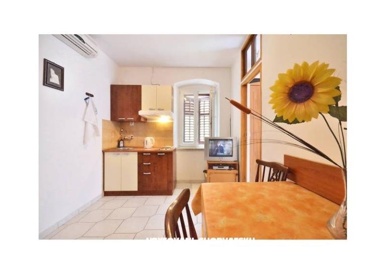 Apartmaji Stari Grad /Omiš center/ – foto 15