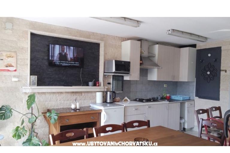 Apartmaji & rooms  Raspor – foto 10