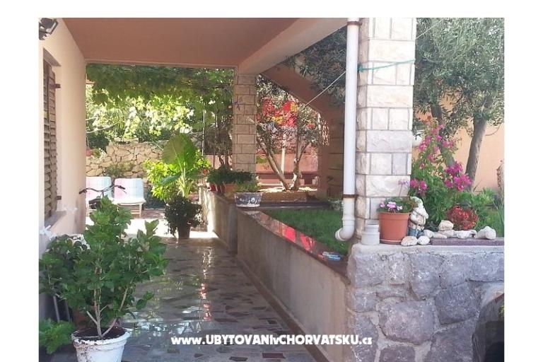 Apartmaji Ita s bazenom – foto 16
