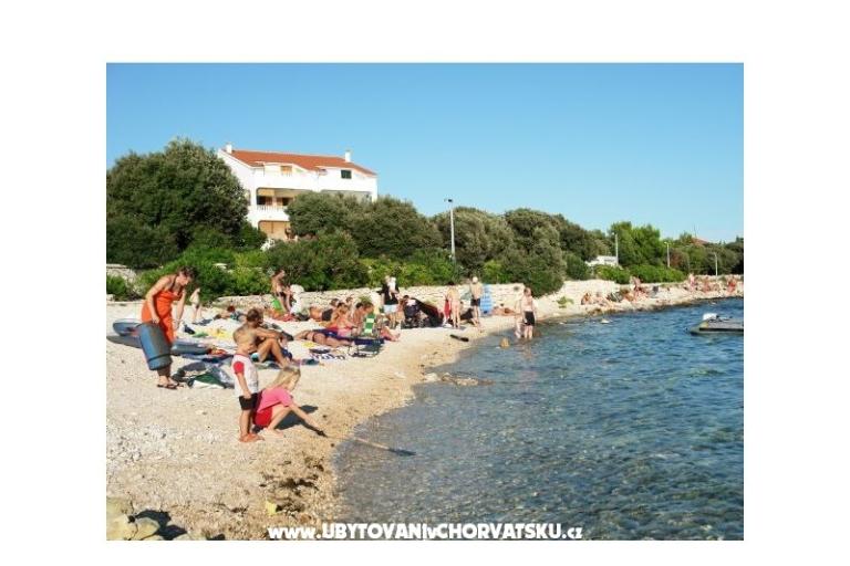 Apartmaji Karas Mandre – foto 9